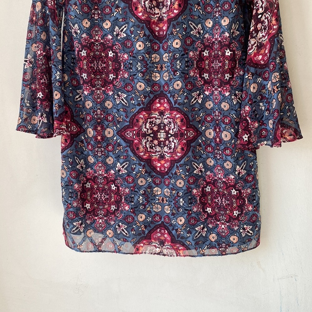WHBM S Long Bell Sleeve Medallion Printed Shift Dress - Picture 11 of 13